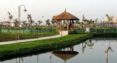 Children Enjoy Kolkata Nico Park